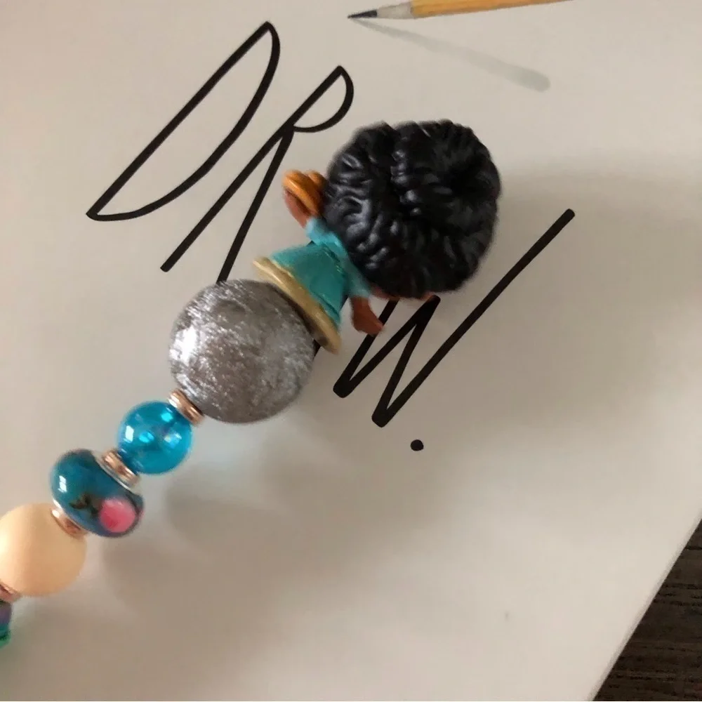 Disney Doorables: Encanto: Julieta handmade beaded pen